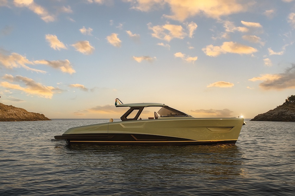 BELLINI YACHTS_Astor58 Avec son concept d’open space intégral et sa configuration walkaround, l’Astor 58 offre une circulation fluide et une immersion totale en plein air. 
